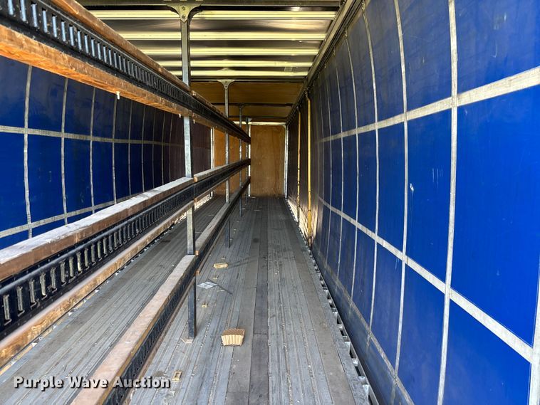 image for item FC5733 2005 Wilson CF-900 side curtain trailer