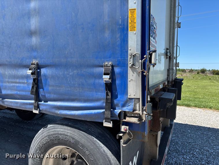 image for item FC5733 2005 Wilson CF-900 side curtain trailer
