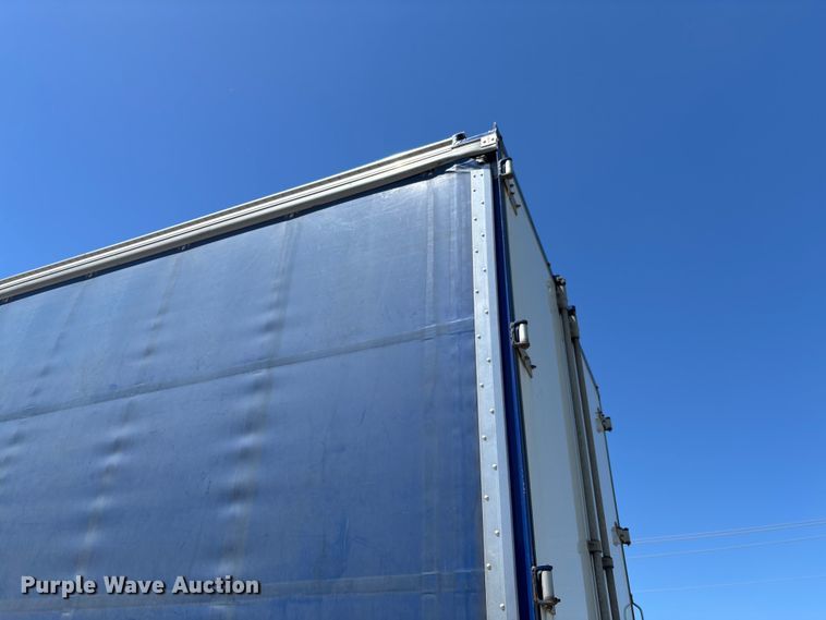 image for item FC5733 2005 Wilson CF-900 side curtain trailer