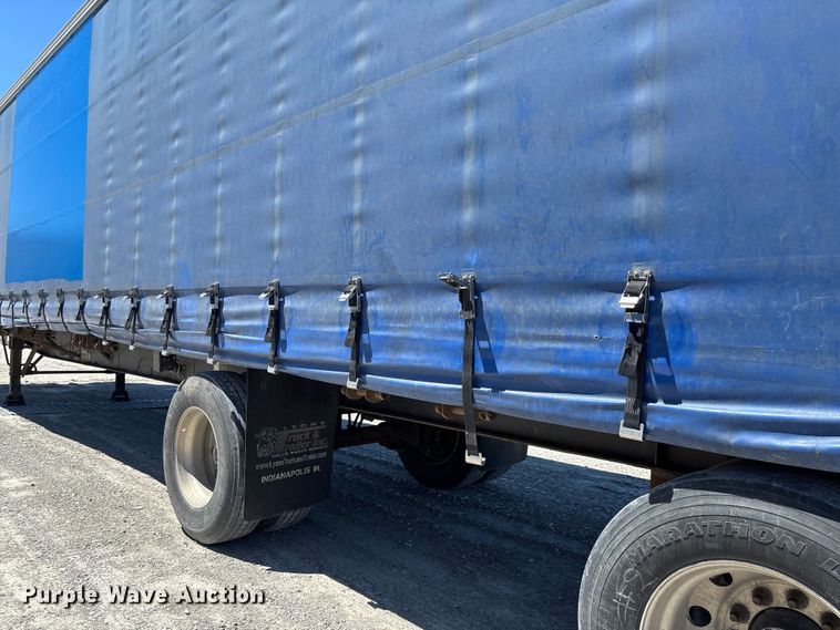 image for item FC5733 2005 Wilson CF-900 side curtain trailer