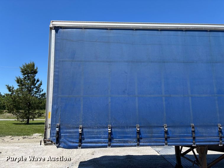 image for item FC5733 2005 Wilson CF-900 side curtain trailer
