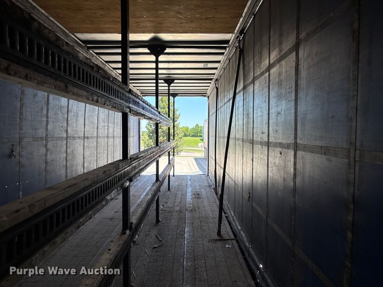 image for item FC5734 2007 Transcraft DTL-2100 side curtain trailer