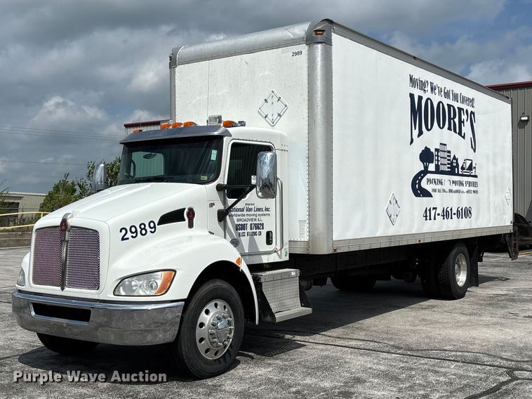 image for item FG0269 2013 Kenworth T370 box truck