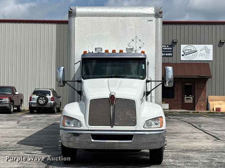 image for item FG0269 2013 Kenworth T370 box truck