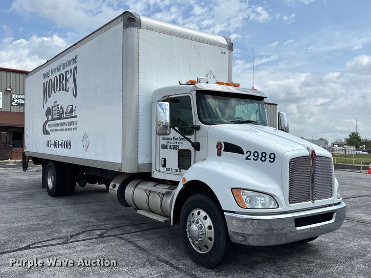 image for item FG0269 2013 Kenworth T370 box truck