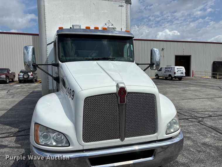 image for item FG0269 2013 Kenworth T370 box truck