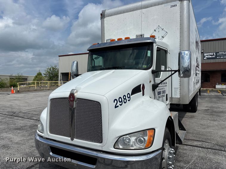 image for item FG0269 2013 Kenworth T370 box truck