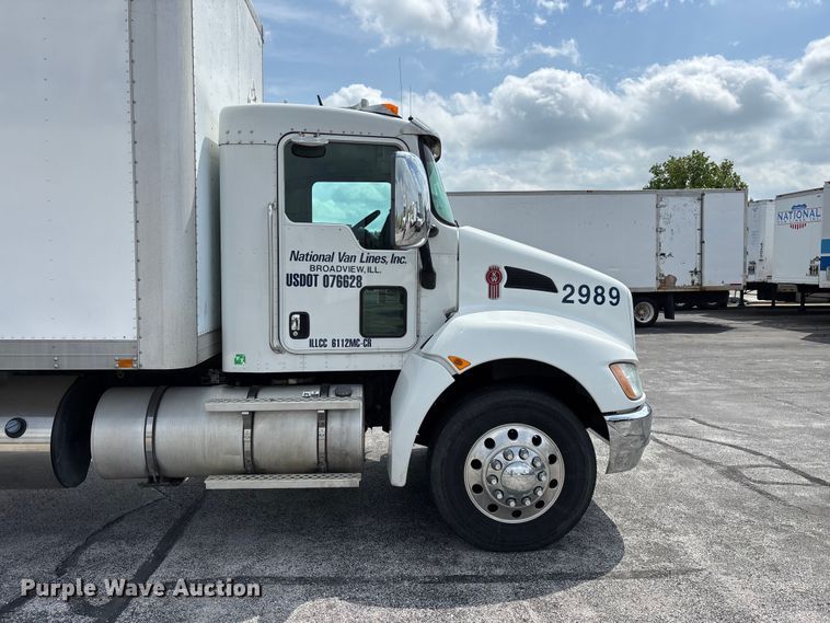 image for item FG0269 2013 Kenworth T370 box truck