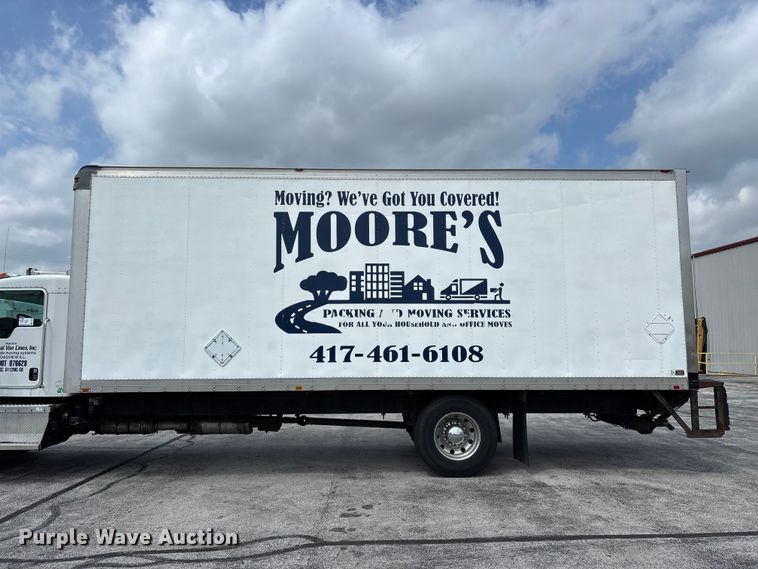 image for item FG0269 2013 Kenworth T370 box truck