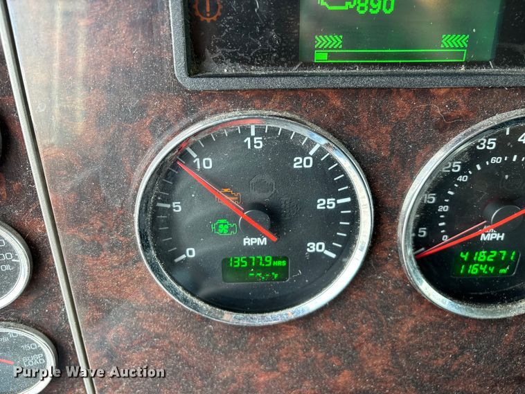 image for item FG0269 2013 Kenworth T370 box truck