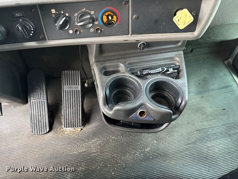 image for item FG0269 2013 Kenworth T370 box truck