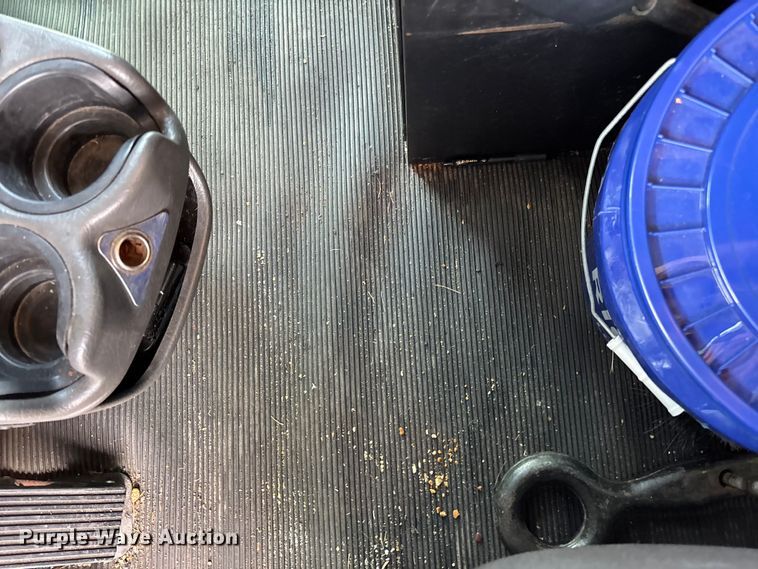 image for item FG0269 2013 Kenworth T370 box truck