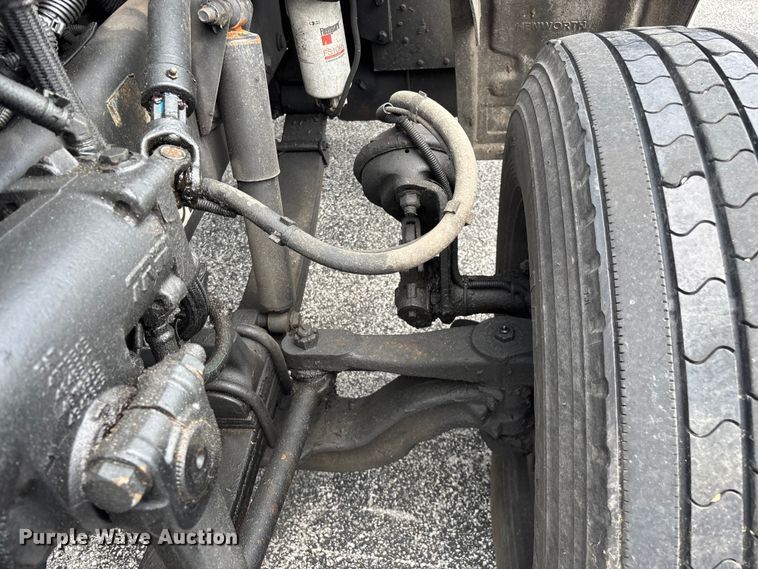 image for item FG0269 2013 Kenworth T370 box truck