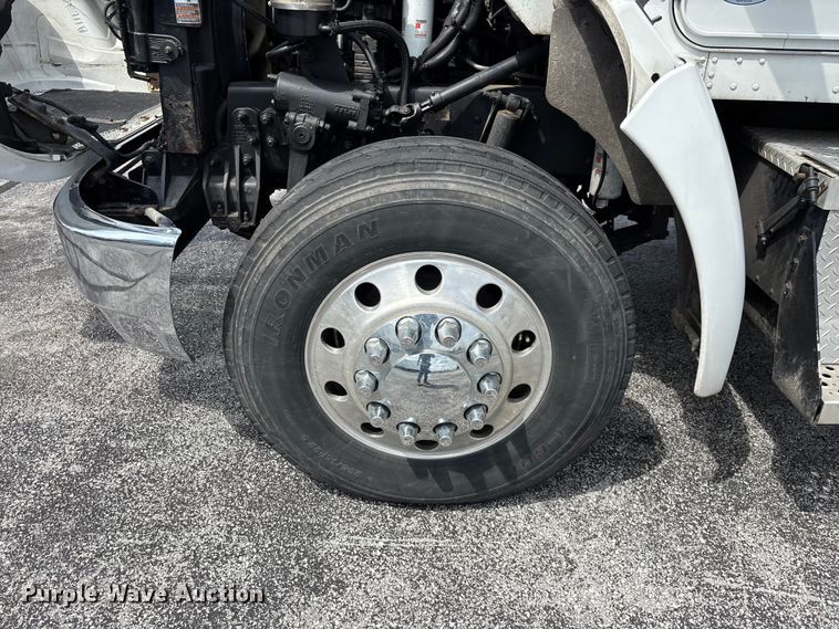 image for item FG0269 2013 Kenworth T370 box truck