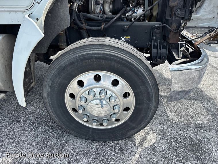 image for item FG0269 2013 Kenworth T370 box truck