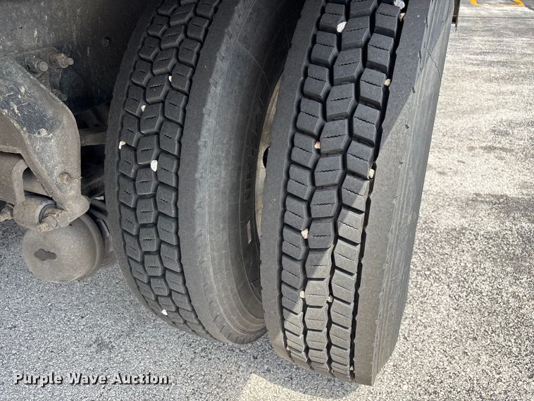 image for item FG0269 2013 Kenworth T370 box truck