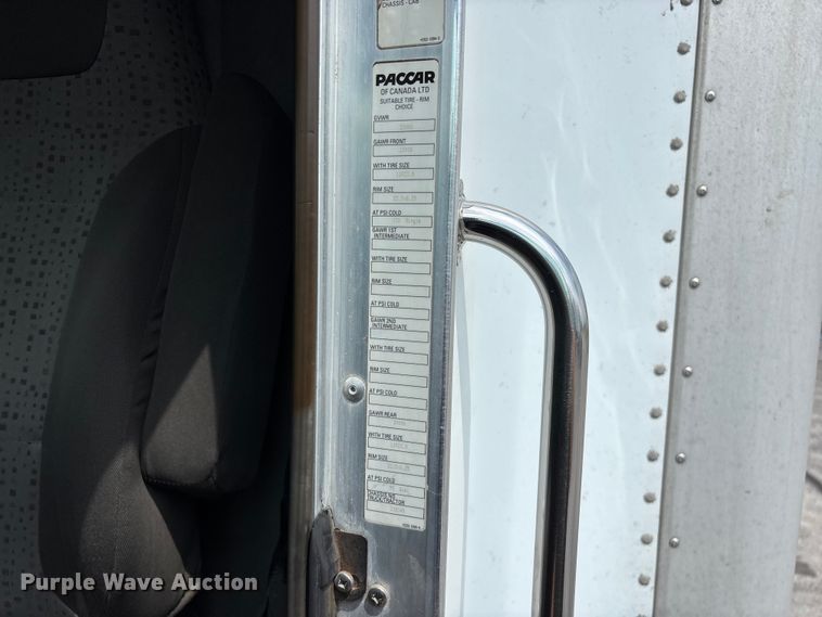 image for item FG0269 2013 Kenworth T370 box truck