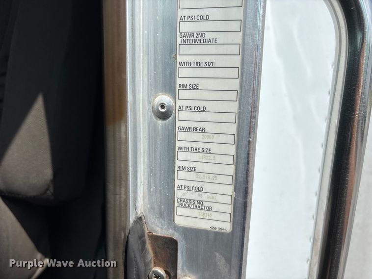 image for item FG0269 2013 Kenworth T370 box truck