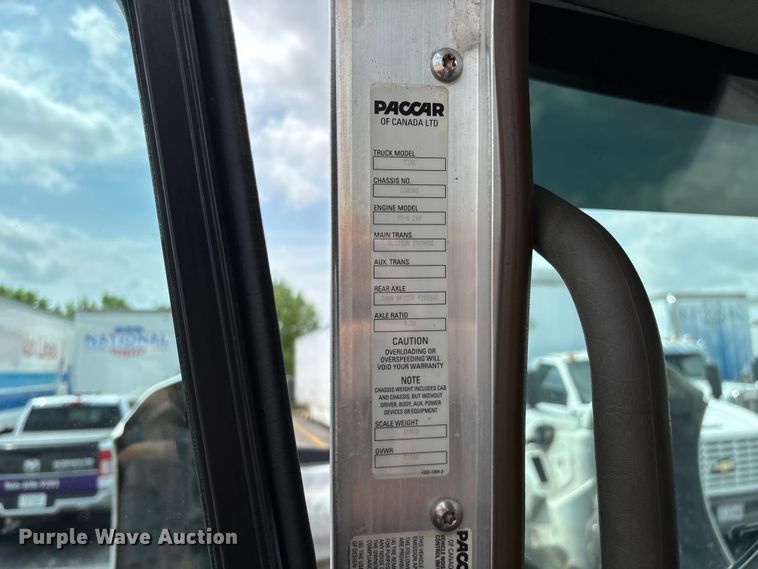 image for item FG0269 2013 Kenworth T370 box truck