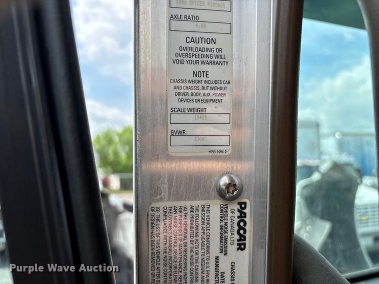 image for item FG0269 2013 Kenworth T370 box truck