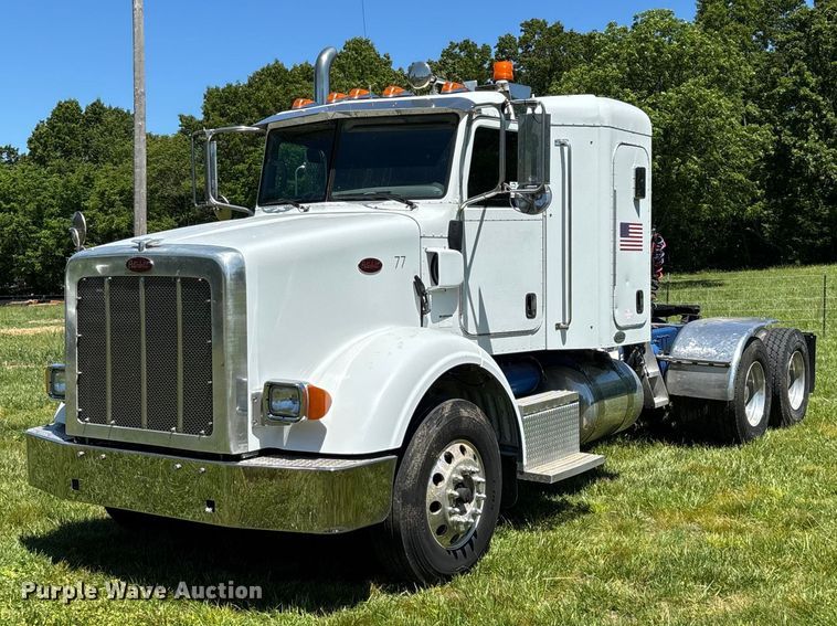 image for item FG0352 2012 Peterbilt 365 semi truck
