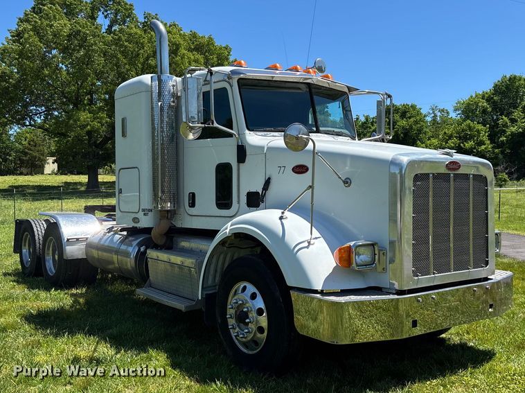 image for item FG0352 2012 Peterbilt 365 semi truck