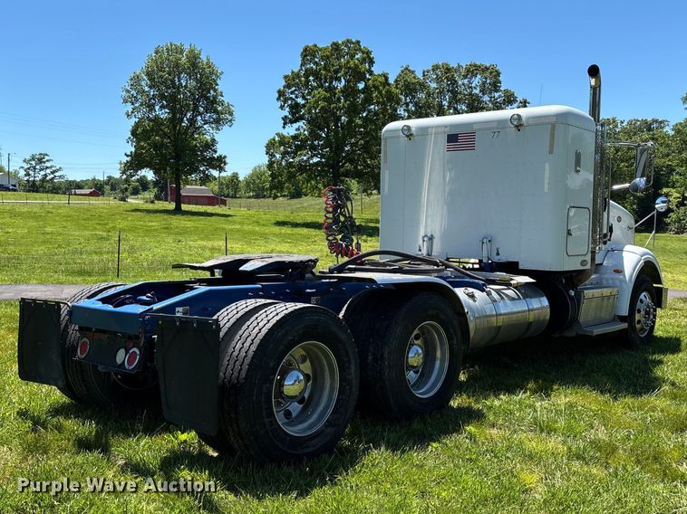 image for item FG0352 2012 Peterbilt 365 semi truck