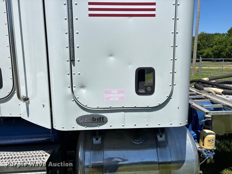 image for item FG0352 2012 Peterbilt 365 semi truck