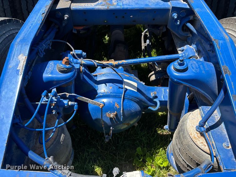 image for item FG0352 2012 Peterbilt 365 semi truck