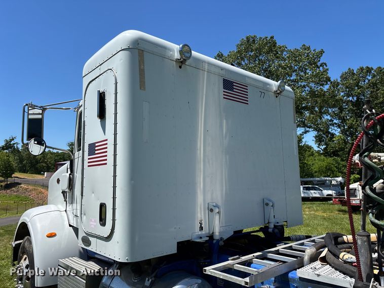 image for item FG0352 2012 Peterbilt 365 semi truck