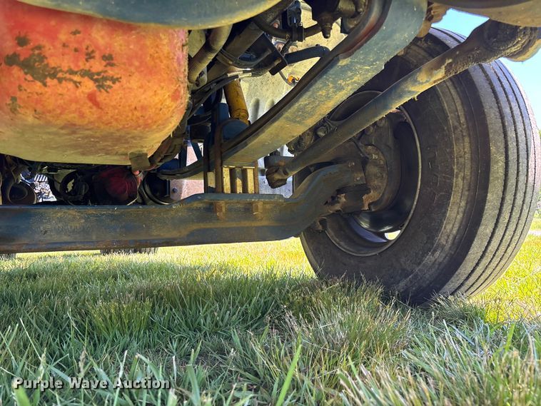 image for item FG0352 2012 Peterbilt 365 semi truck