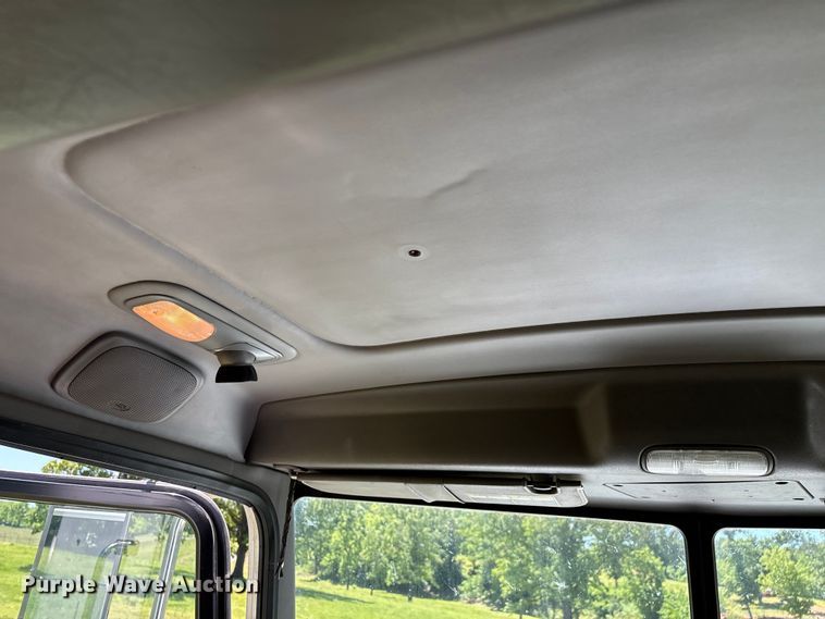 image for item FG0352 2012 Peterbilt 365 semi truck