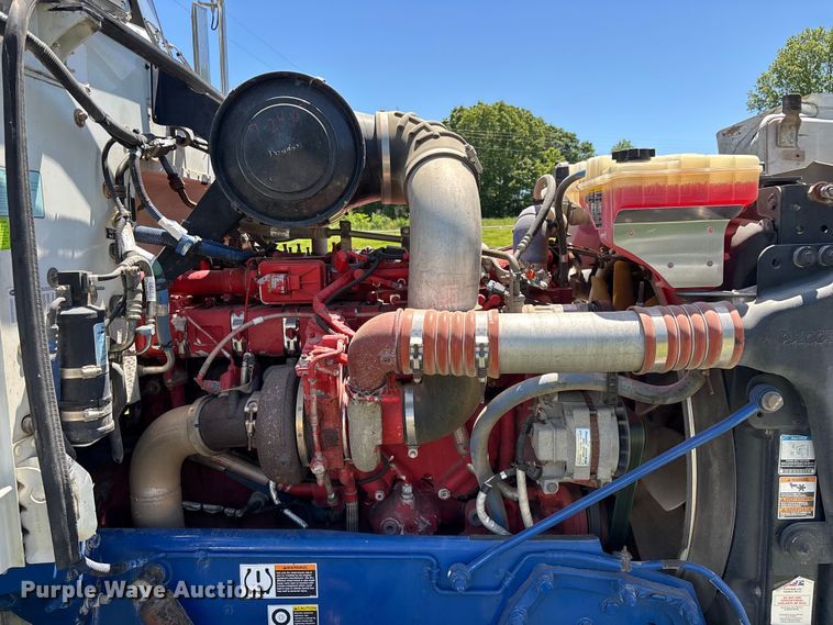 image for item FG0352 2012 Peterbilt 365 semi truck