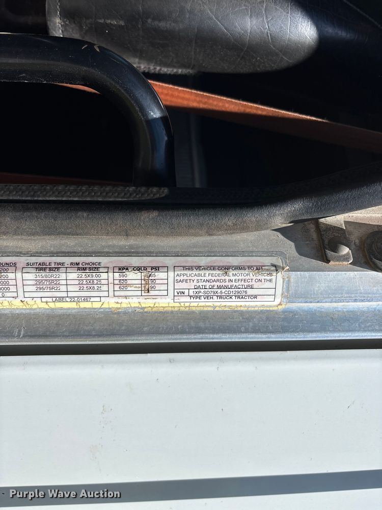 image for item FG0352 2012 Peterbilt 365 semi truck