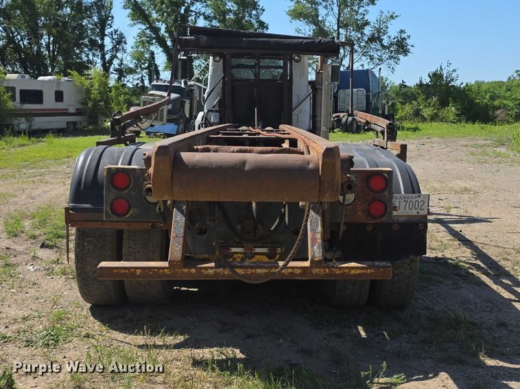 image for item FH6024 1994 Mack RD690S roll-off container truck