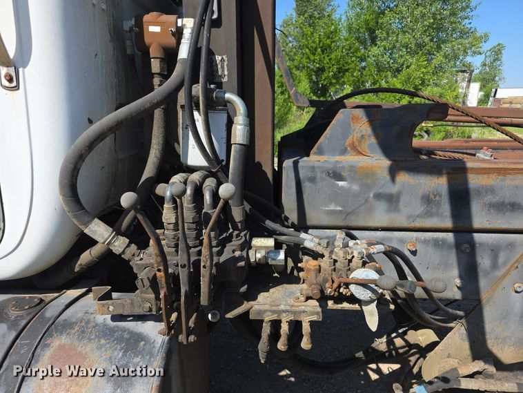image for item FH6024 1994 Mack RD690S roll-off container truck