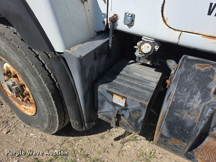 image for item FH6024 1994 Mack RD690S roll-off container truck