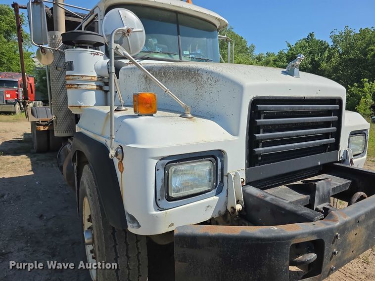 image for item FH6024 1994 Mack RD690S roll-off container truck