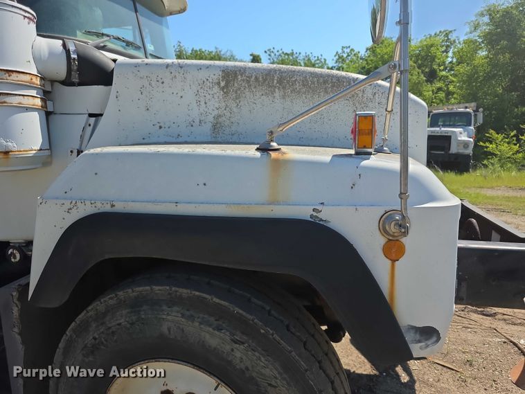image for item FH6024 1994 Mack RD690S roll-off container truck