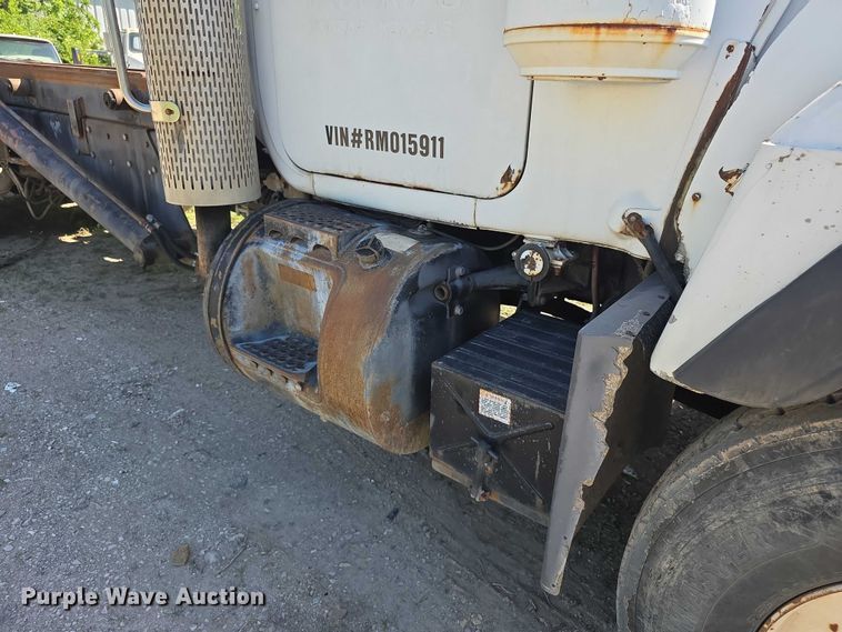 image for item FH6024 1994 Mack RD690S roll-off container truck