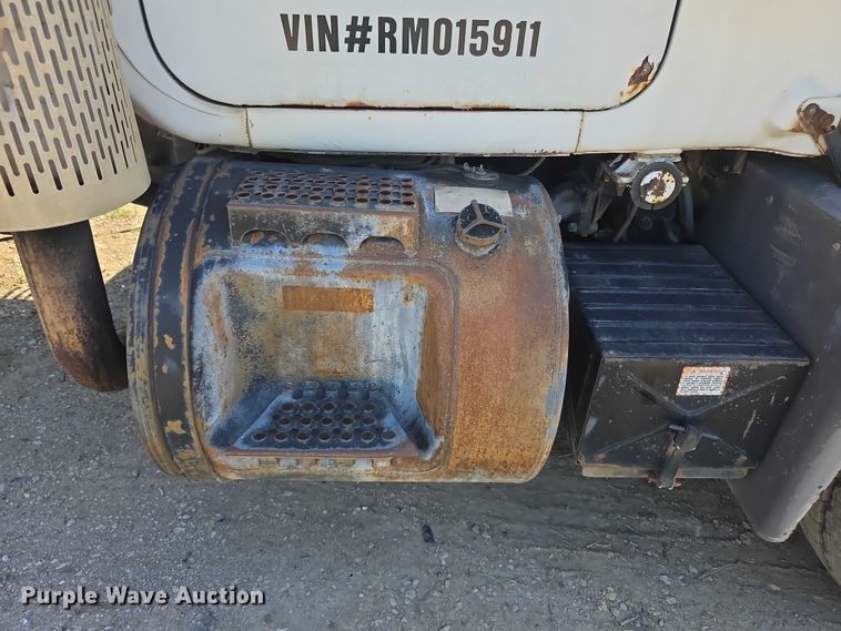 image for item FH6024 1994 Mack RD690S roll-off container truck