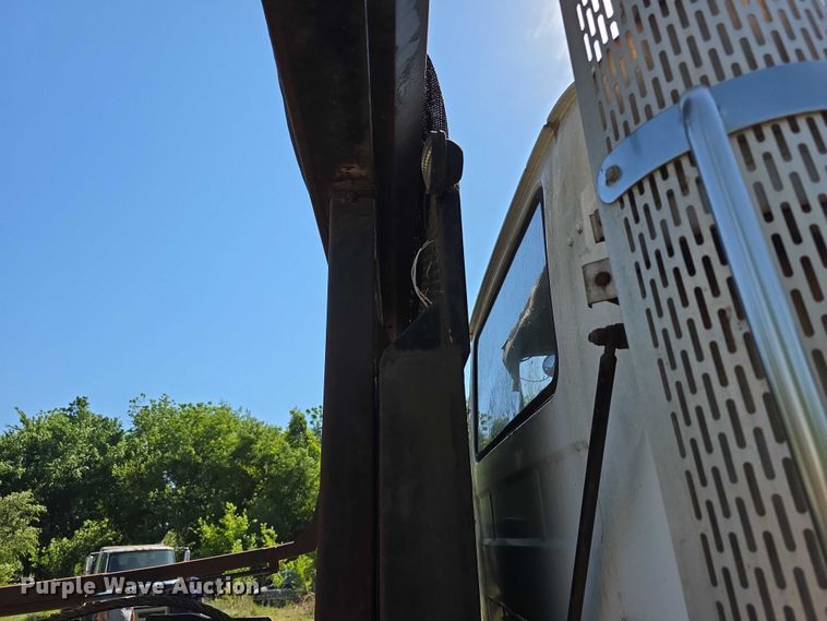 image for item FH6024 1994 Mack RD690S roll-off container truck