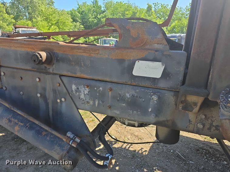 image for item FH6024 1994 Mack RD690S roll-off container truck