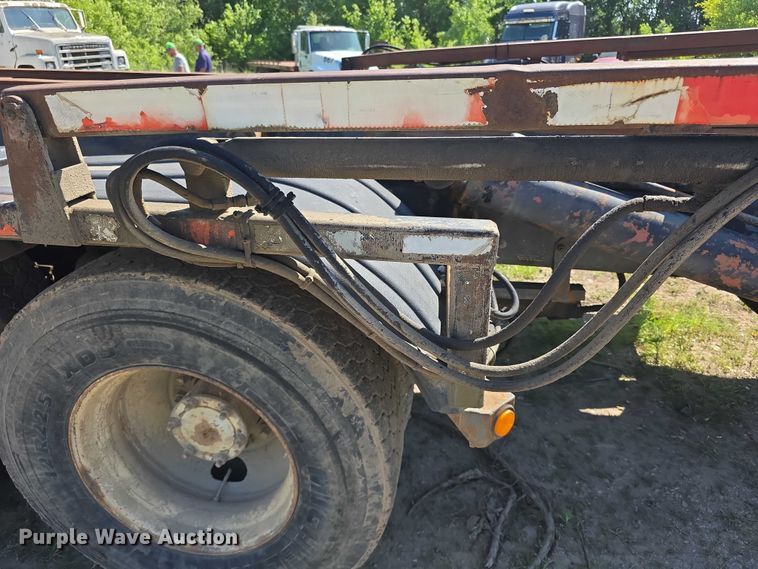 image for item FH6024 1994 Mack RD690S roll-off container truck