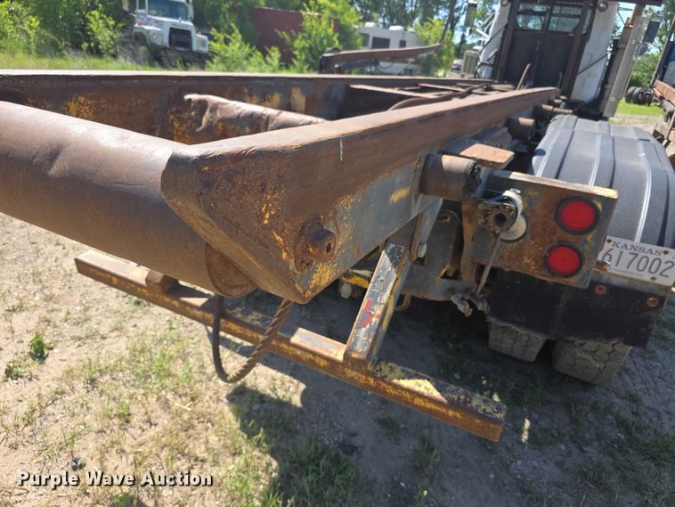 image for item FH6024 1994 Mack RD690S roll-off container truck