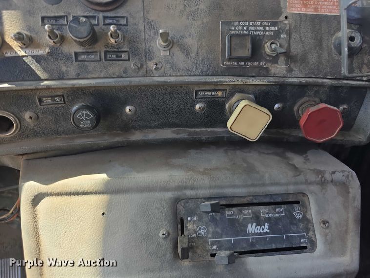 image for item FH6024 1994 Mack RD690S roll-off container truck