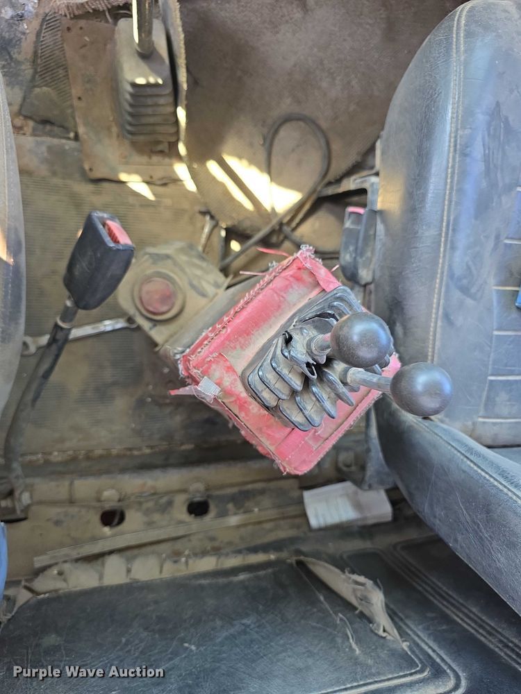 image for item FH6024 1994 Mack RD690S roll-off container truck