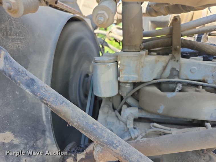 image for item FH6024 1994 Mack RD690S roll-off container truck