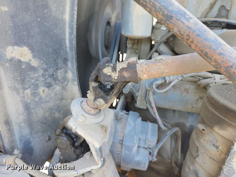 image for item FH6024 1994 Mack RD690S roll-off container truck