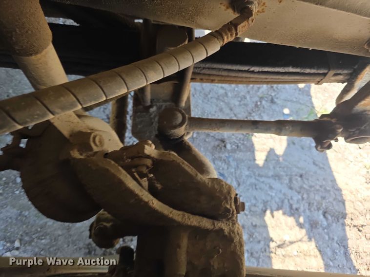 image for item FH6024 1994 Mack RD690S roll-off container truck